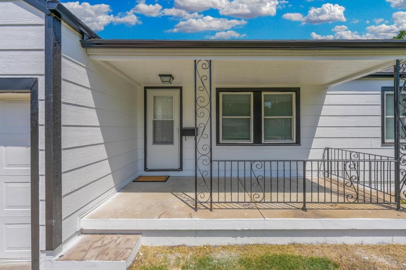 2430 Washington , Wichita, KS 67216