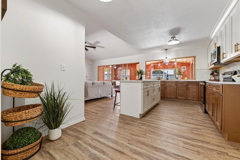 8241 Tamarac Ln, Wichita, KS 67206