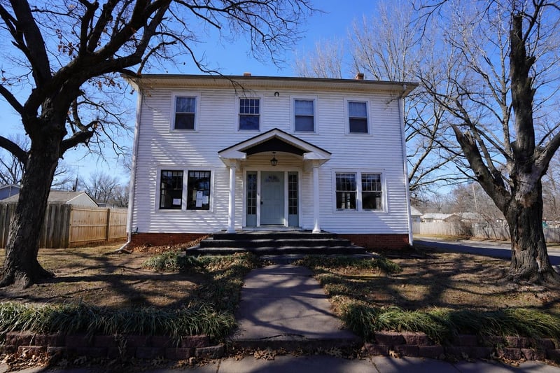 201 Park , Winfield, KS 67156