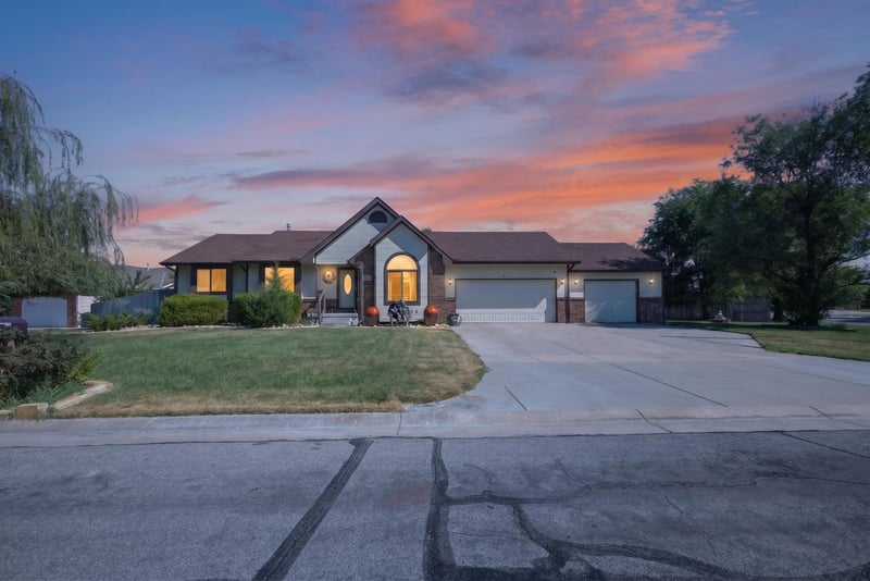 10264 Skinner Ct, Wichita, KS 67207