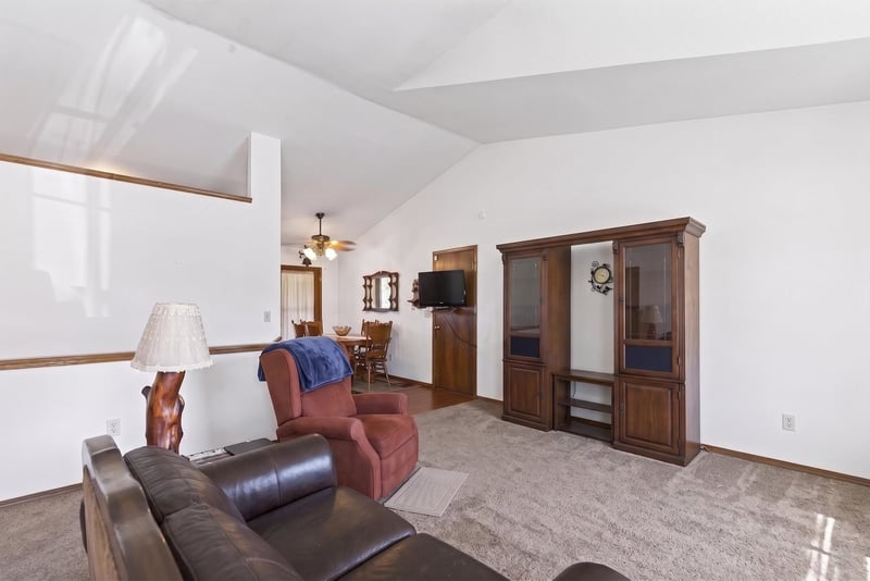 10264 Skinner Ct, Wichita, KS 67207