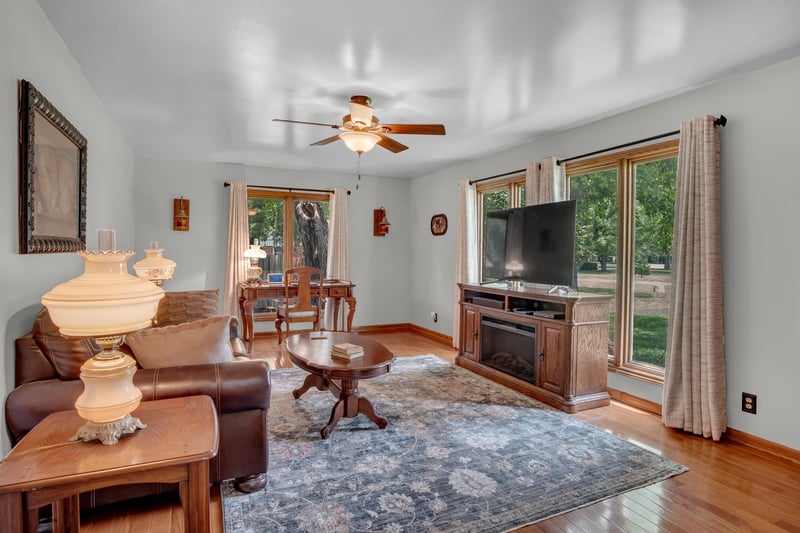 3 Sycamore Ct, Newton, KS 67114