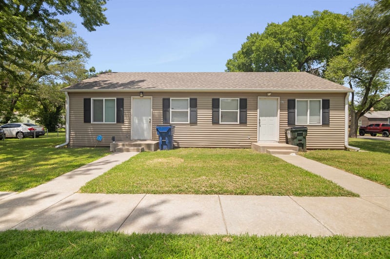827-829 Terrace Dr, Wichita, KS 67218