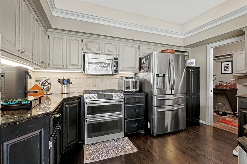 5021 Harborside Ct, Wichita, KS 67204-2371