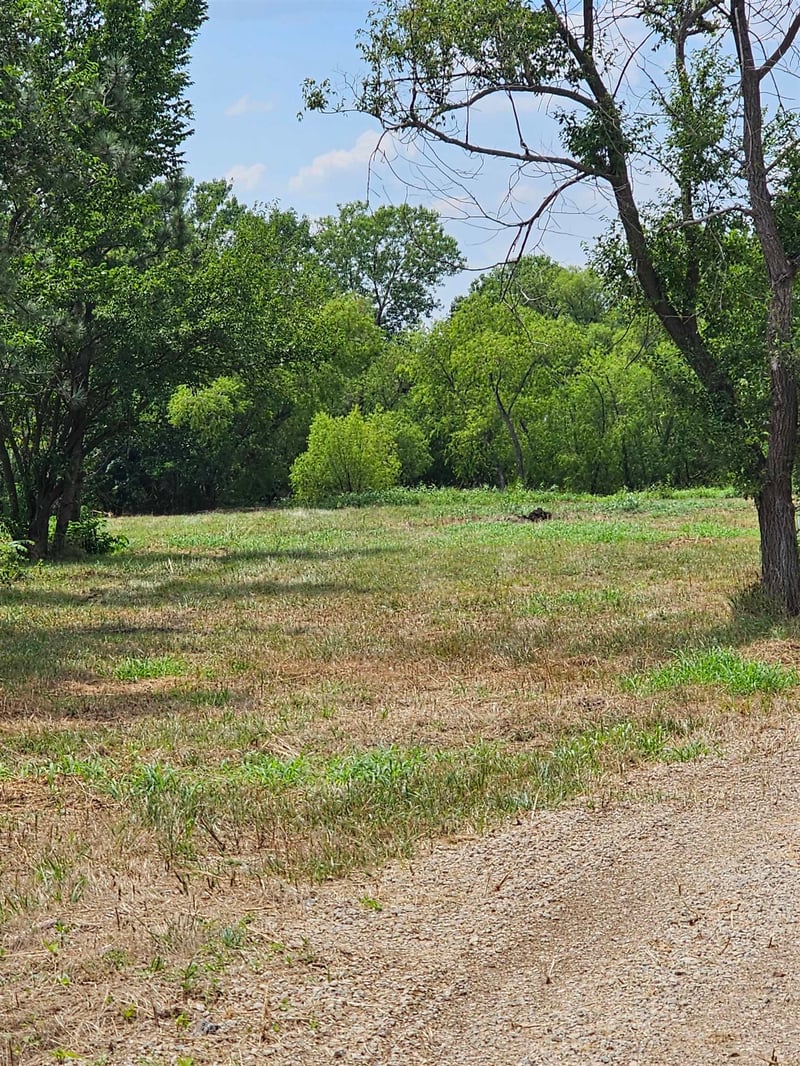 9769 Marks Point, Leon, KS 67074