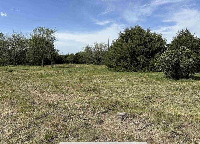 9769 Marks Point, Leon, KS 67074