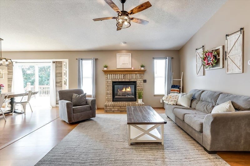 1726 Prairie Run Cir, Mulvane, KS 67110