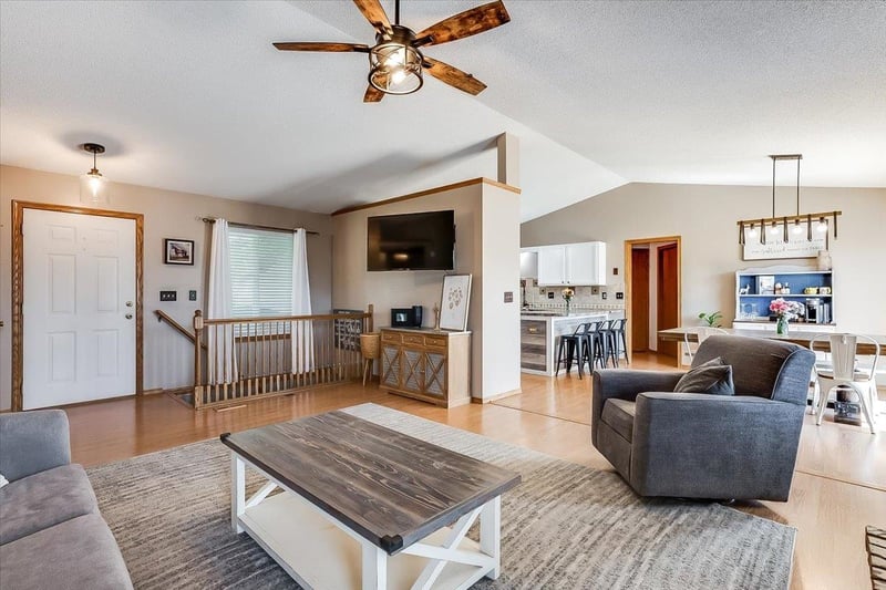 1726 Prairie Run Cir, Mulvane, KS 67110