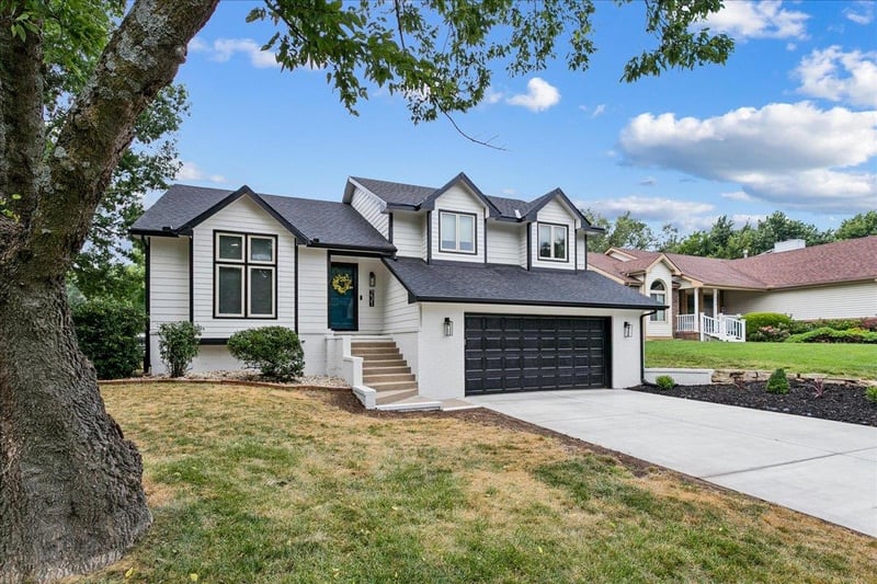 231 Forest Park Ct, Derby, KS 67037