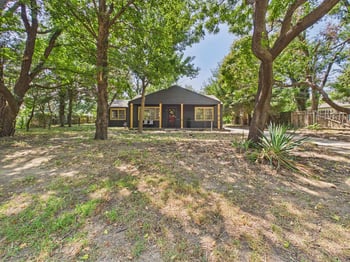 907 N Flora St, Wichita, KS 67212