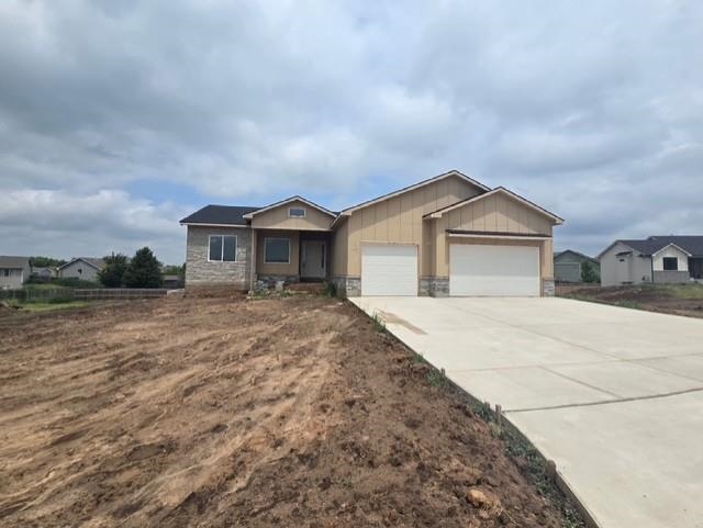 2910 Burlington Cir, Park City, KS 67219