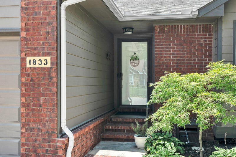 1833 Shefford , Wichita, KS 67212