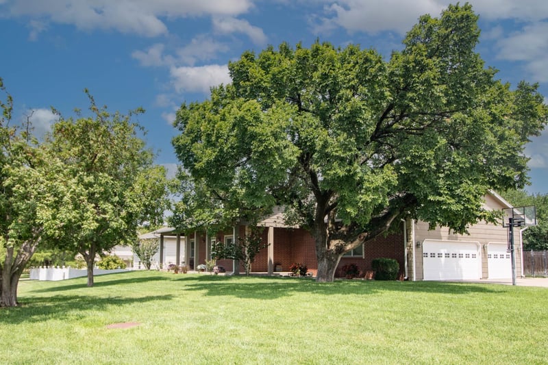 114 Woodland Ct, Mulvane, KS 67110