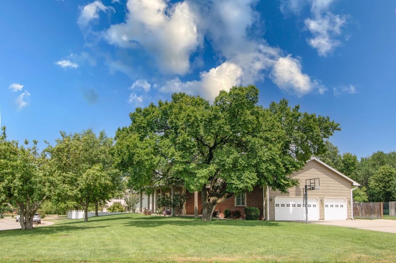 114 Woodland Ct, Mulvane, KS 67110