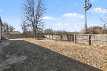 1813 N Pine Grove St, Wichita, KS 67212