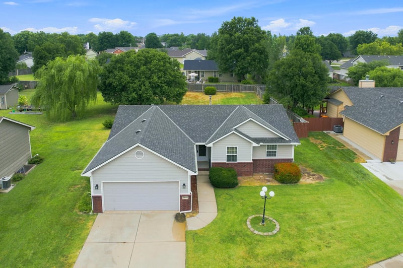 10818 Central Park St, Wichita, KS 67205
