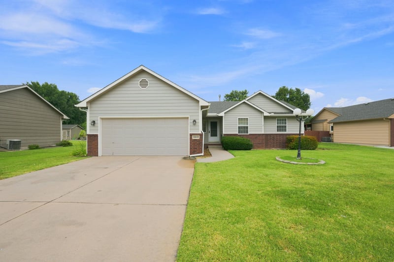 10818 Central Park St, Wichita, KS 67205