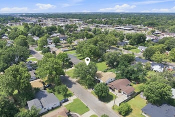 833 N Mccomas Ave, Wichita, KS 67203