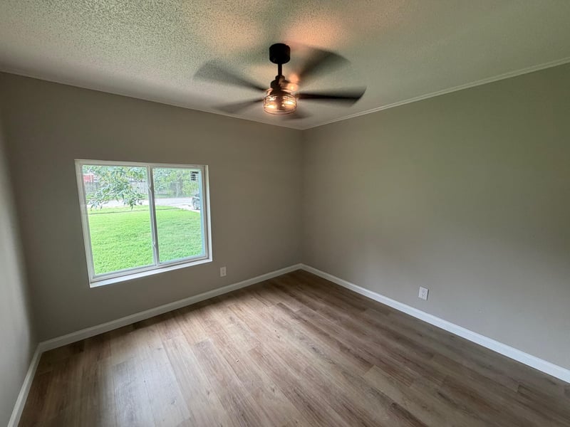 400 5th St, Sedgwick, KS 67135
