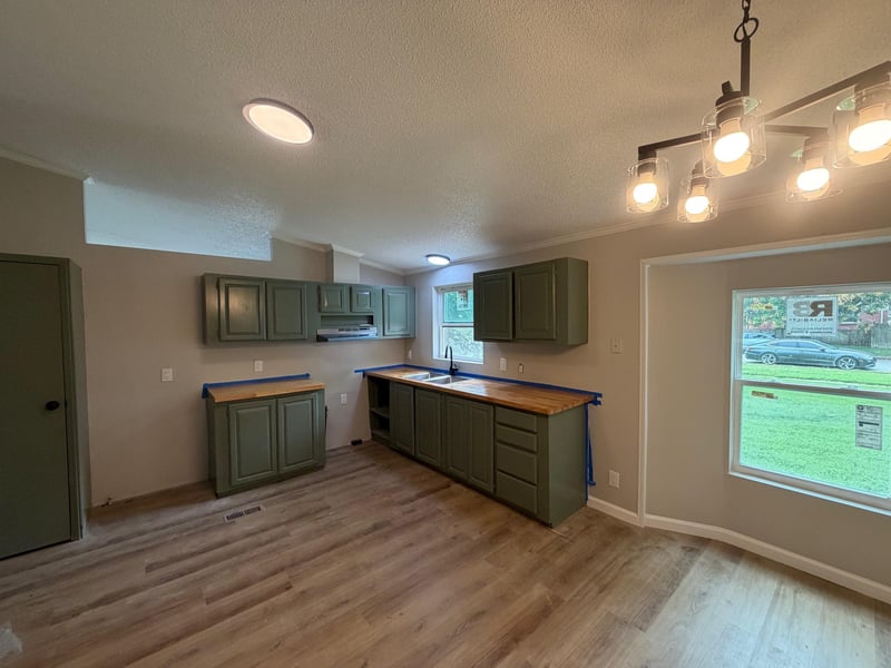 400 5th St, Sedgwick, KS 67135