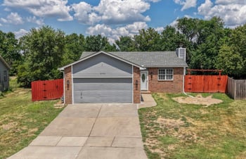 2530 N Beacon Hill St, Wichita, KS 67220