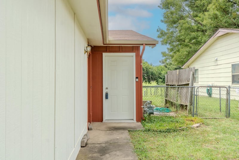 203 Westview Dr, Derby, KS 67037