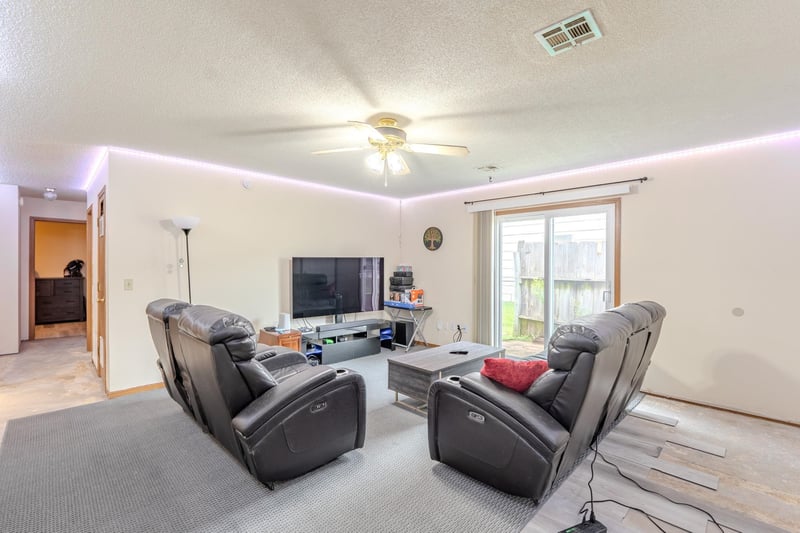 203 Westview Dr, Derby, KS 67037