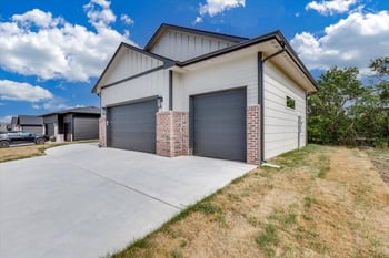 3311 S Linden Ct, Wichita, KS 67210