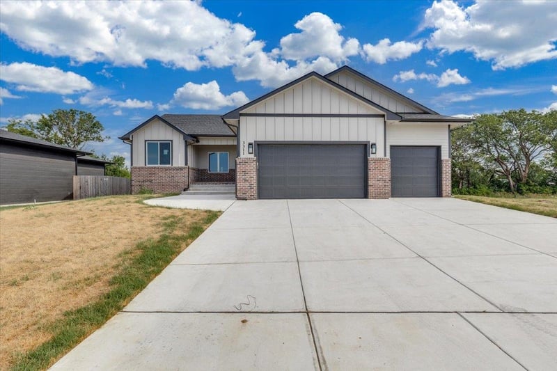 3311 S Linden Ct, Wichita, KS 67210