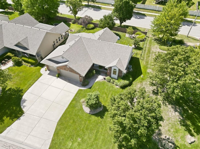 601 Stone Gate Cir, Augusta, KS 67010