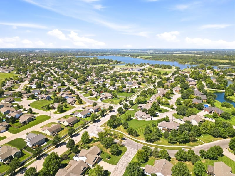 601 Stone Gate Cir, Augusta, KS 67010