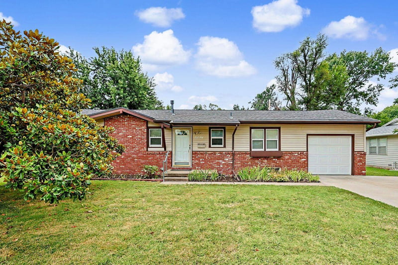 2027 Manhattan Dr, Wichita, KS 67204