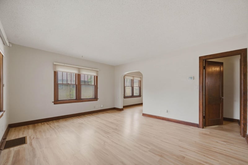 1617 Mccormick , Wichita, KS 67213