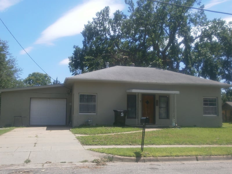 1117 Republic Ave, Salina, KS 67401