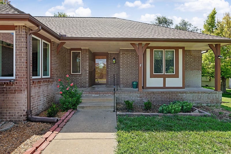 254 Lakeside Dr, Andover, KS 67002