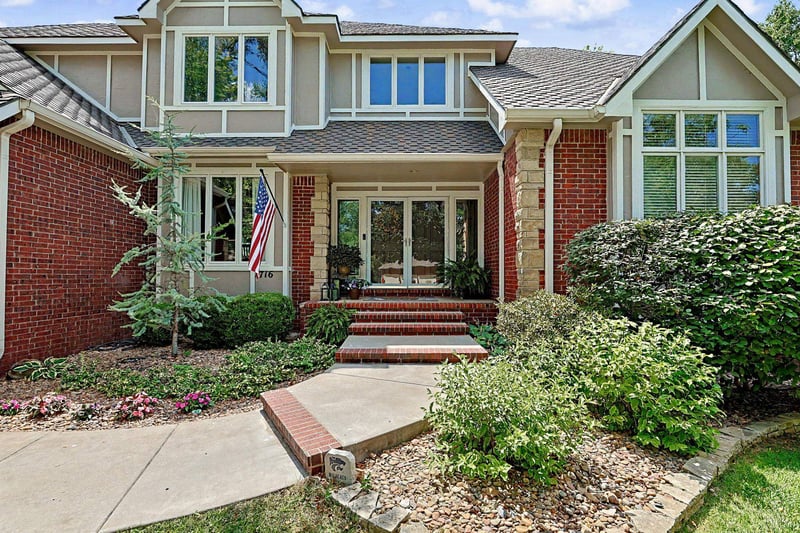 7716 Central Park St, Wichita, KS 67205