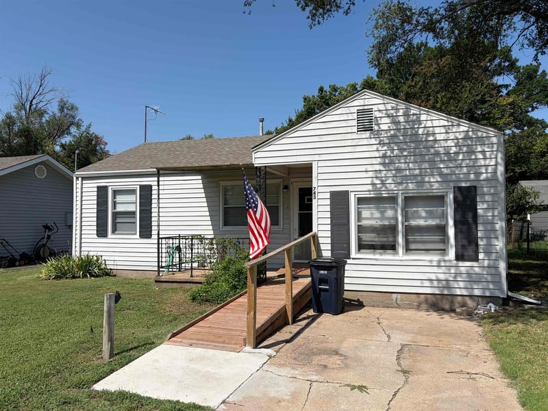 743 Charron Dr, El Dorado, KS 67042
