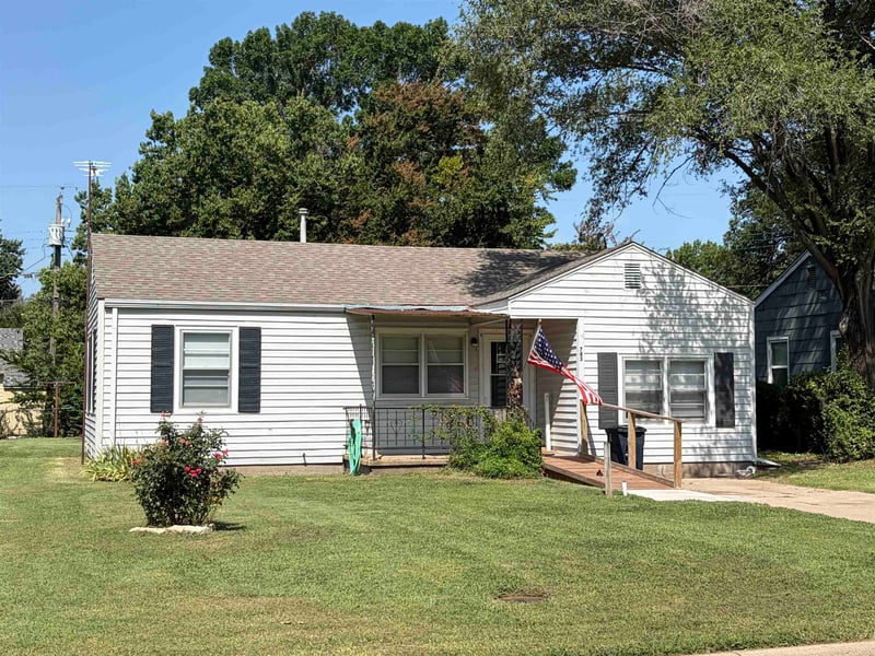 743 Charron Dr, El Dorado, KS 67042