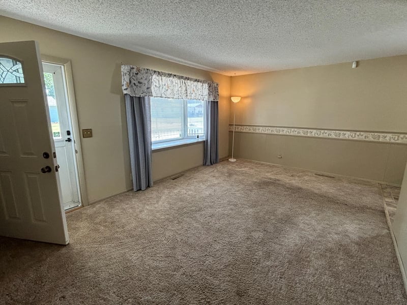528 7th , Haysville, KS 67060