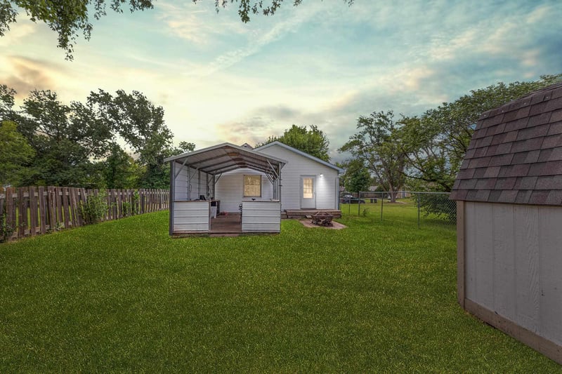 505 Sweezy , Halstead, KS 67056