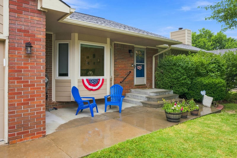 1113 Ridgecrest , Derby, KS 67037