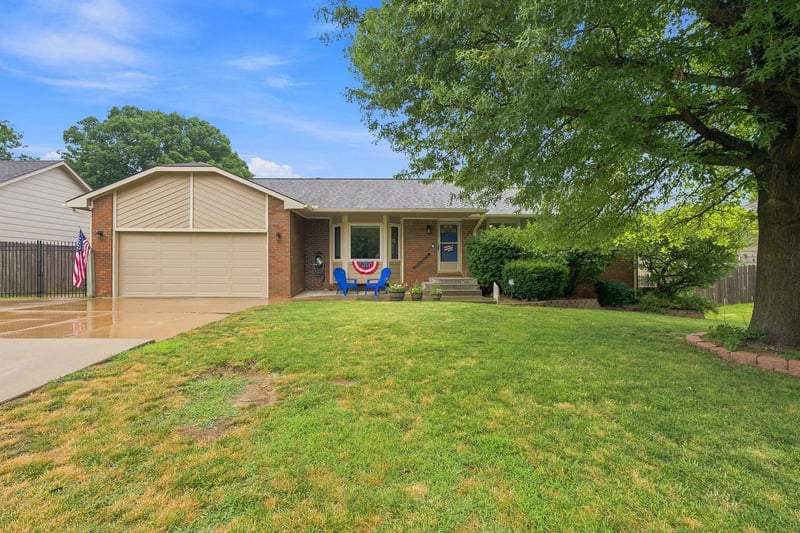 1113 Ridgecrest , Derby, KS 67037