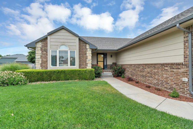 2519 W Rio Vista Ct, Wichita, KS 67204-4571