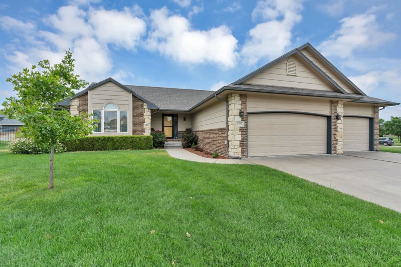 2519 W Rio Vista Ct, Wichita, KS 67204-4571