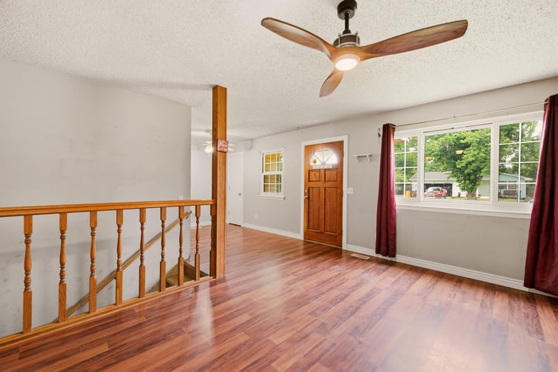 725 W Lockwood St, Wichita, KS 67217