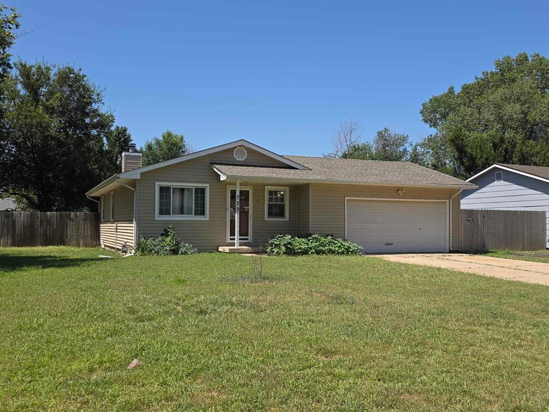 725 Lockwood St, Wichita, KS 67217