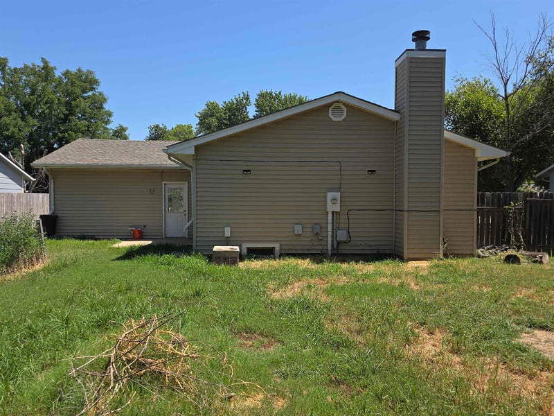 725 Lockwood St, Wichita, KS 67217
