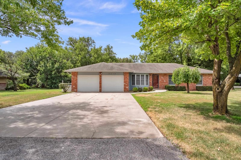 3219 Northwood Ct, Newton, KS 67114