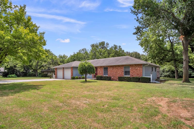 3219 Northwood Ct, Newton, KS 67114