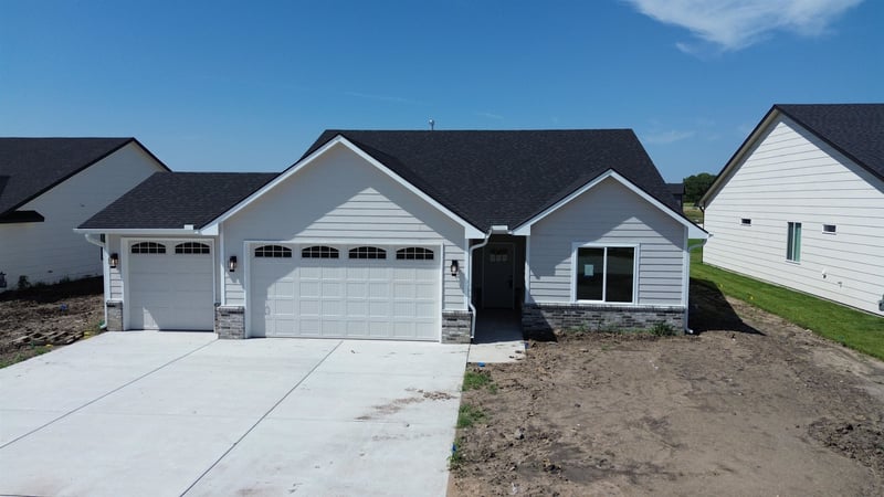 1610 Appleton St, Valley Center, KS 67147